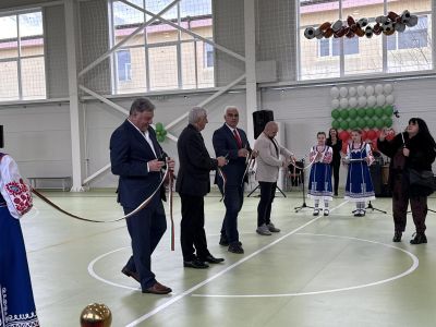 зала - ОУ Св. Св. Кирил и Методий - Яхиново