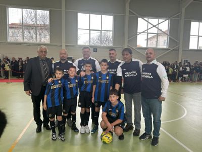 зала - ОУ Св. Св. Кирил и Методий - Яхиново