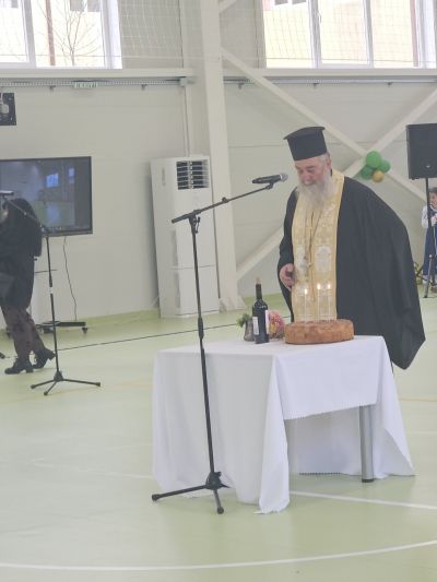 зала - ОУ Св. Св. Кирил и Методий - Яхиново